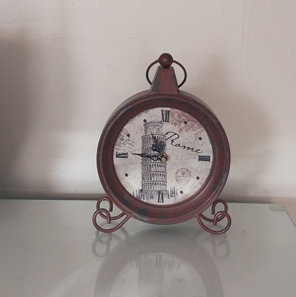 Rustic Clock In Great Condition - Picture 6 of 8